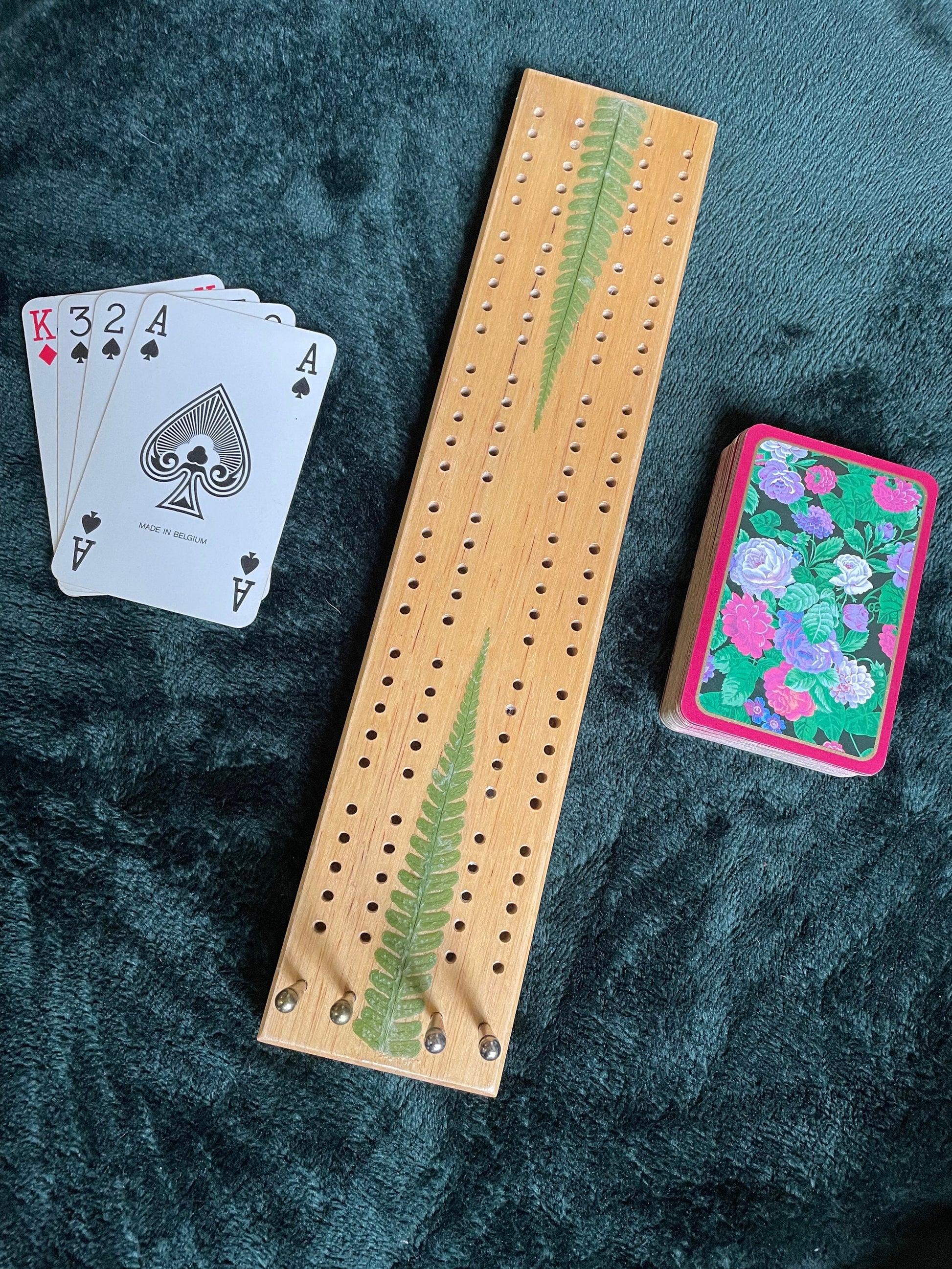 Handmade cribbage board with real fern leaves - shabby chic cottagecore goblincore unique nature lover card game