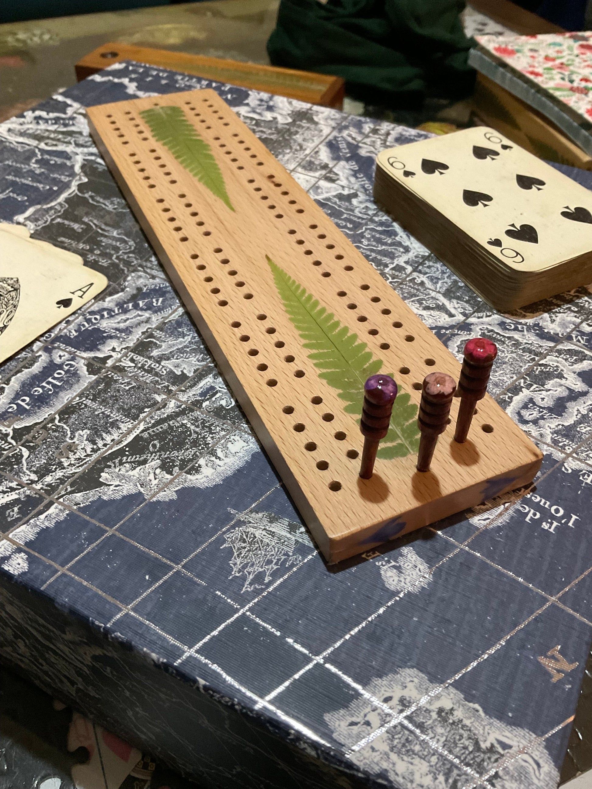 Cribbage board with real fern leaves and blossom flowers - shabby chic cottagecore goblincore unique nature handmade